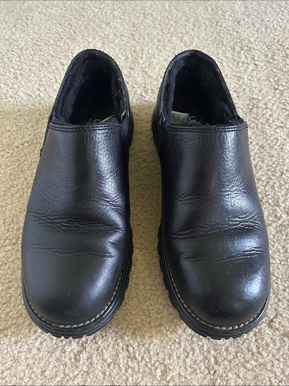 UGG Black Leather Slip-On Casual Shoes sz 8
